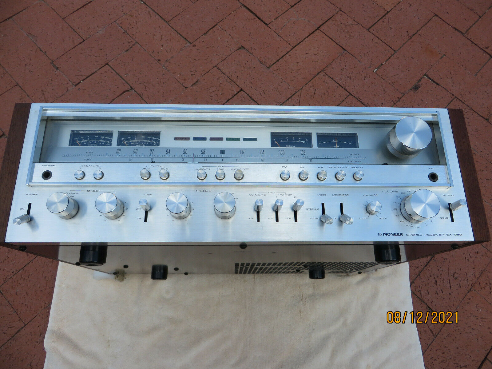 Vintage Pioneer SX-1080 Receiver Powers Up Does Not Play Parts Or Repair AS-IS