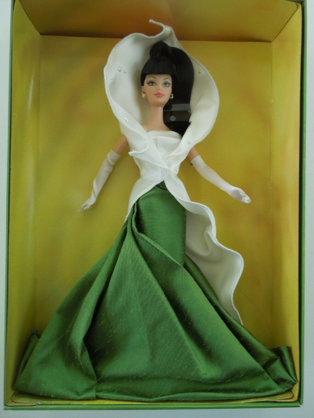 The Calla Lily Barbie Doll 2001 Limited Edition Mattel 29912 Nrfb W/ Shipper